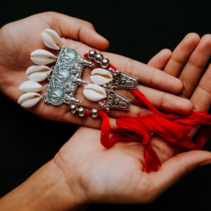 yara – cowrie shell necklace