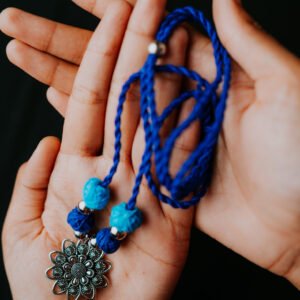 aven – floral pendant necklace