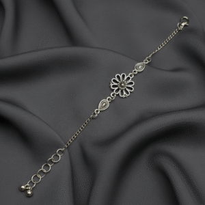 elva – flower charm bracelet