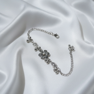 himi – silver toned bracelet